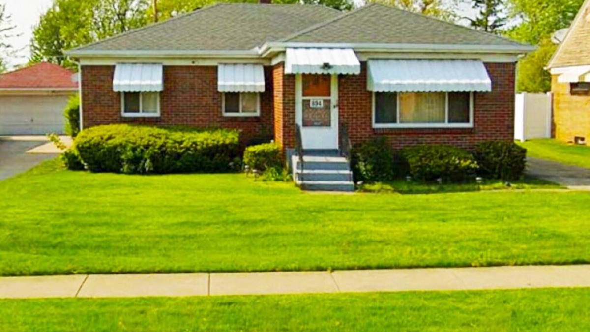 Cheektowaga House | Private Buffalo Suburban Family Home Near Niagara Falls