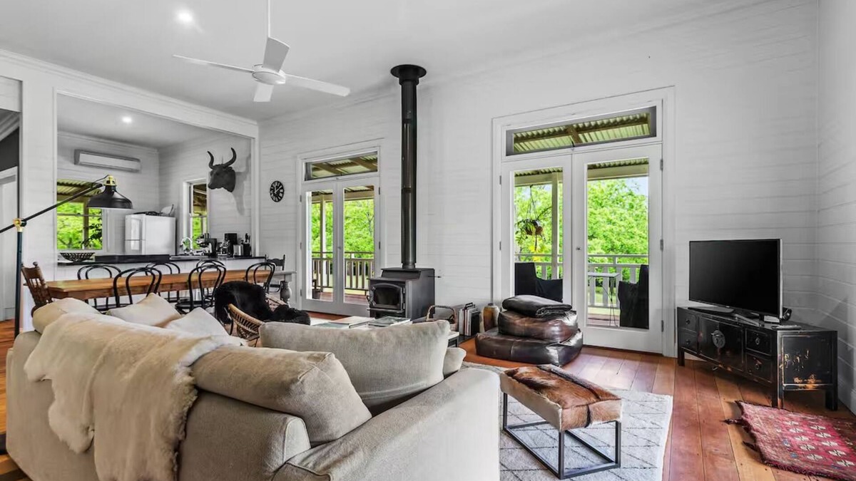 Fernleigh Other | Private Byron Bay Hinterland stunning Queenslander retreat on 20 acres