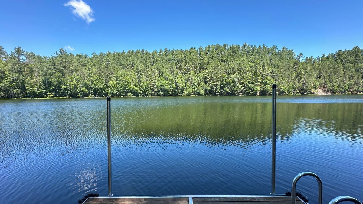 Lac-du-Cerf House | Private lake chalet