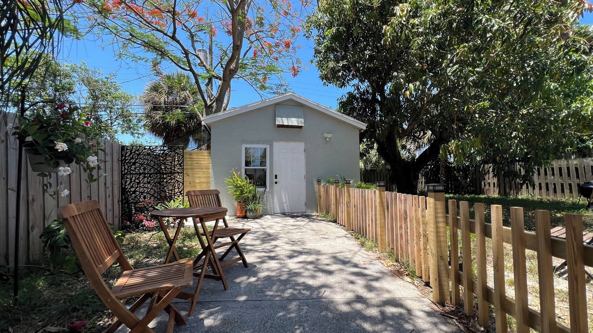 Palm Beach - West Palm Beach Cabin | Private Cabana near West Palm and Lake Worth
