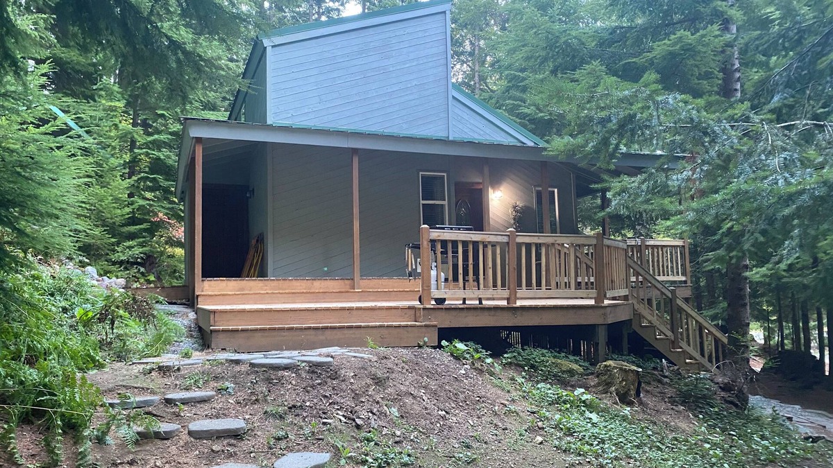 Enumclaw Cabin | Private Cabin Hike Mt.Rainier, Sunrise & Crystal Mt