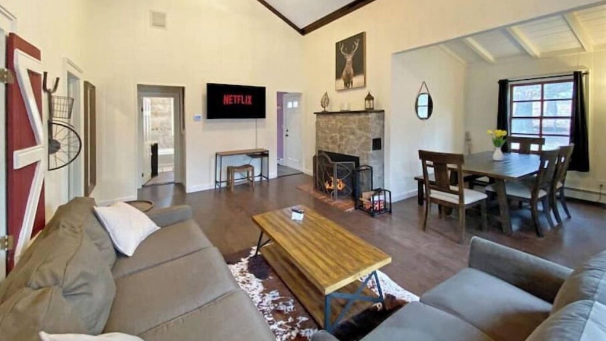 Commack Cabin | Private Cabin in Multi Acre Park!