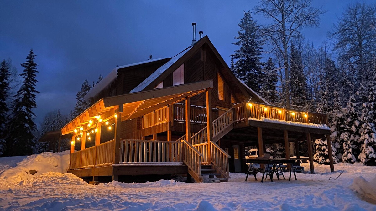 Central Okanagan House | Private cabin in the woods with hot tub