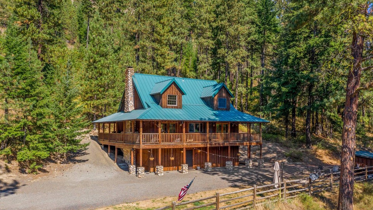 Liberty Cabin | Private Cabin on 3 Acres for Outdoor Enthusiasts