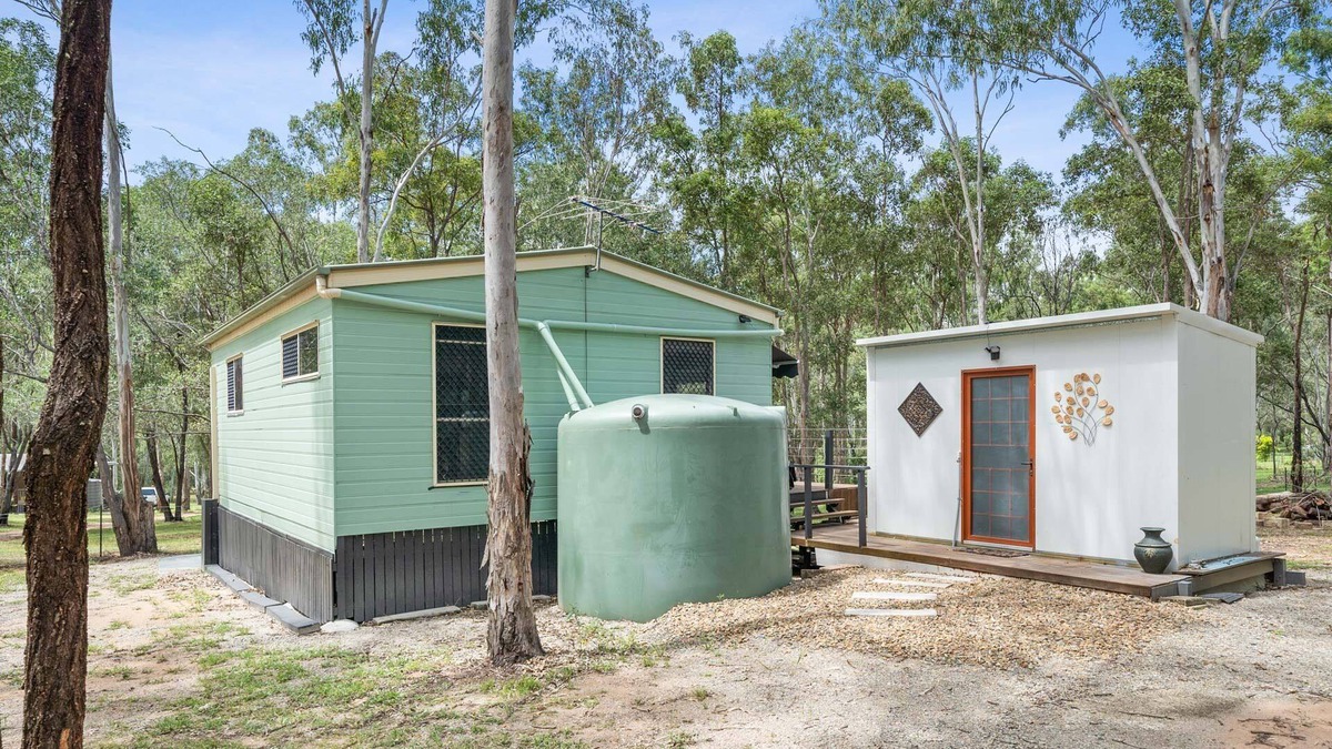 South Maclean Cabin | Private Cabin on Acreage