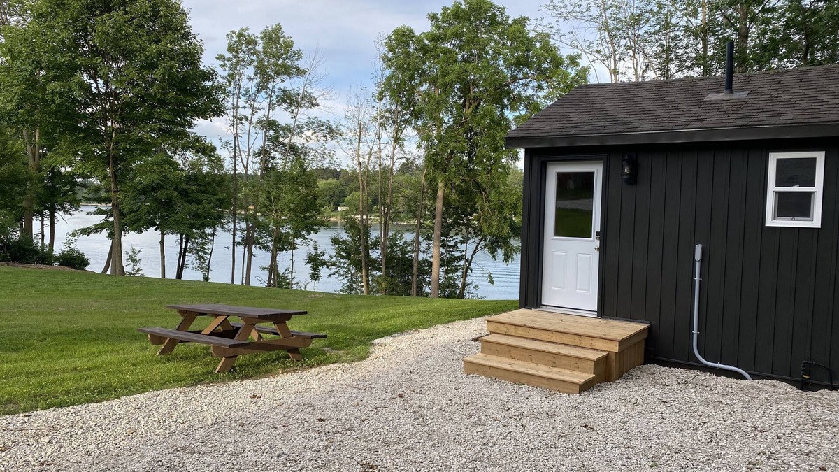 Mapleton House | Private Cabin on Conestogo Lake
