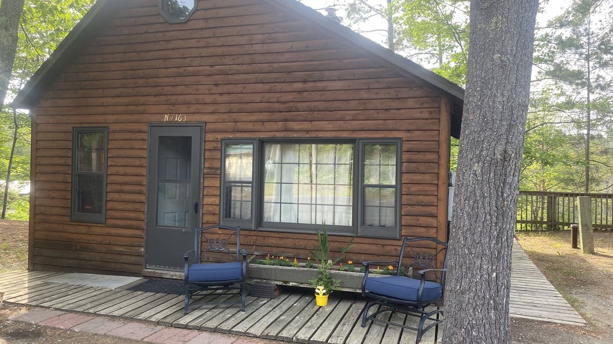 Au Train Cottage | Private Cabin on the Au Train River