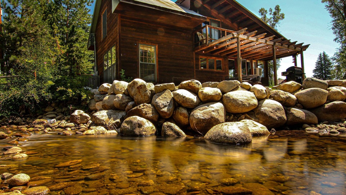 Steamboat Springs Cabin | Private Cabin in beautiful Downtown Steamboat! BEST LOCATION in OLD TOWN!