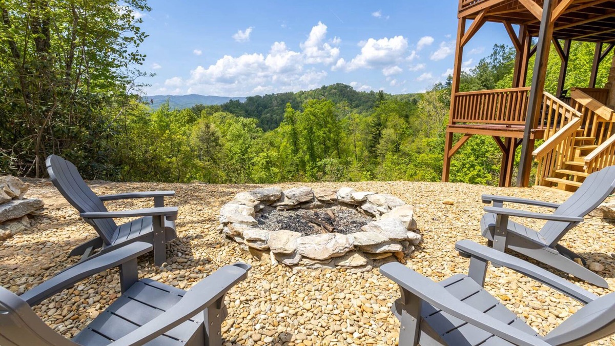 Lenoir Cabin | Private Cabin with Appalachian Mountain Views