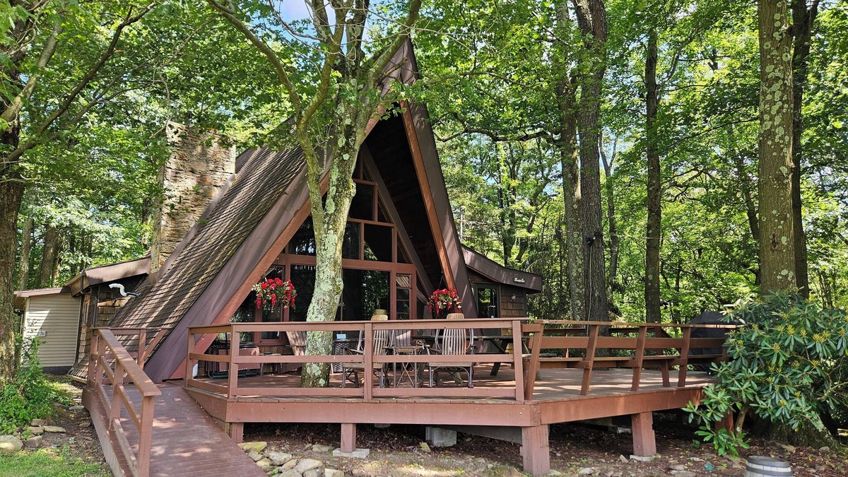 Jones Mills Ski Chalet | Private Cabin with Lake & Mountain Views on 10 Acres - Near Resorts - Book Now!