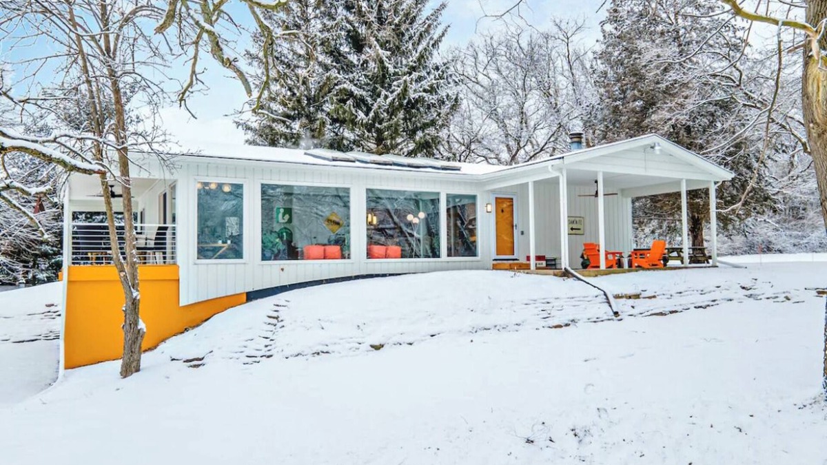 Solon Mills House | Private Cabin with Scenic Nature Views in Richmond