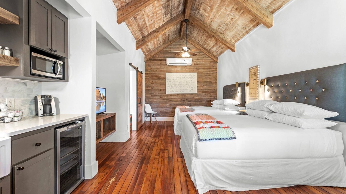 Comfort Cabin | Private cabin with Two Queen Beds, Private Patio with Creek View