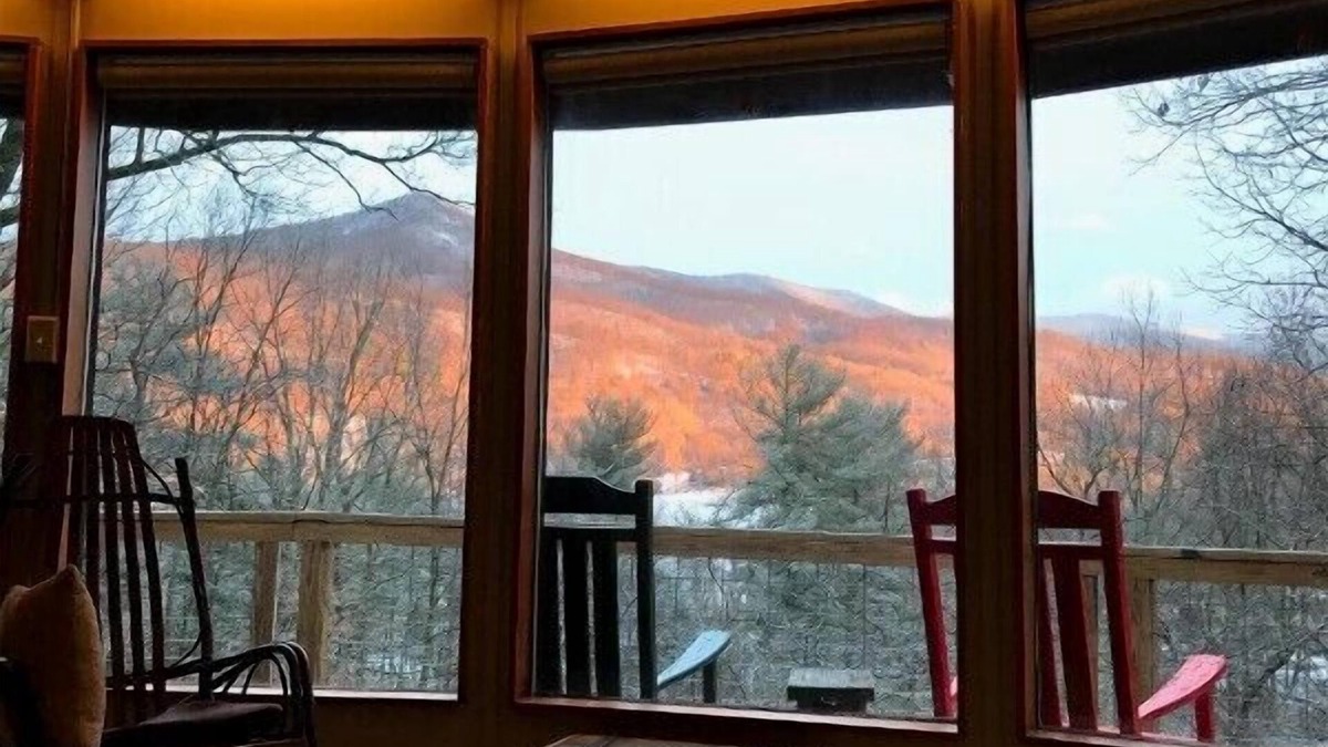 Luray Cabin | Private cabin with VIEWS FOR DAYS!