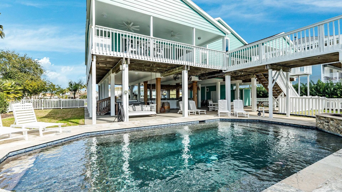 Isla Del Sol House | Private Canal Home w/2 Living Areas, Easy Bay Access & POOL