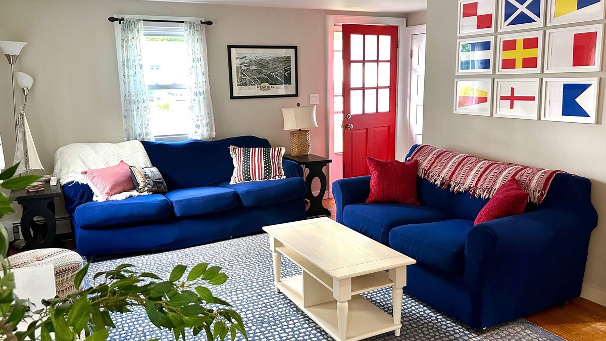 Hyannis Port House | Private Cape Cod Home - Walk to beach