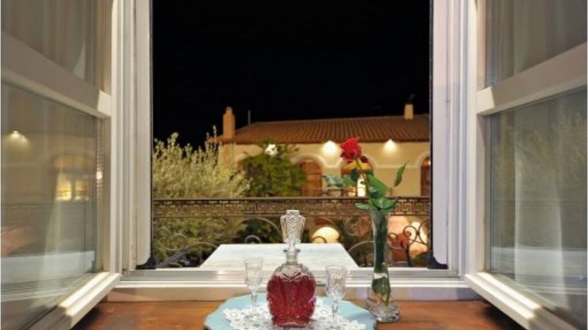 Galaxidi House | Private Captain's Villa with jacuzzi and steamroom for 12