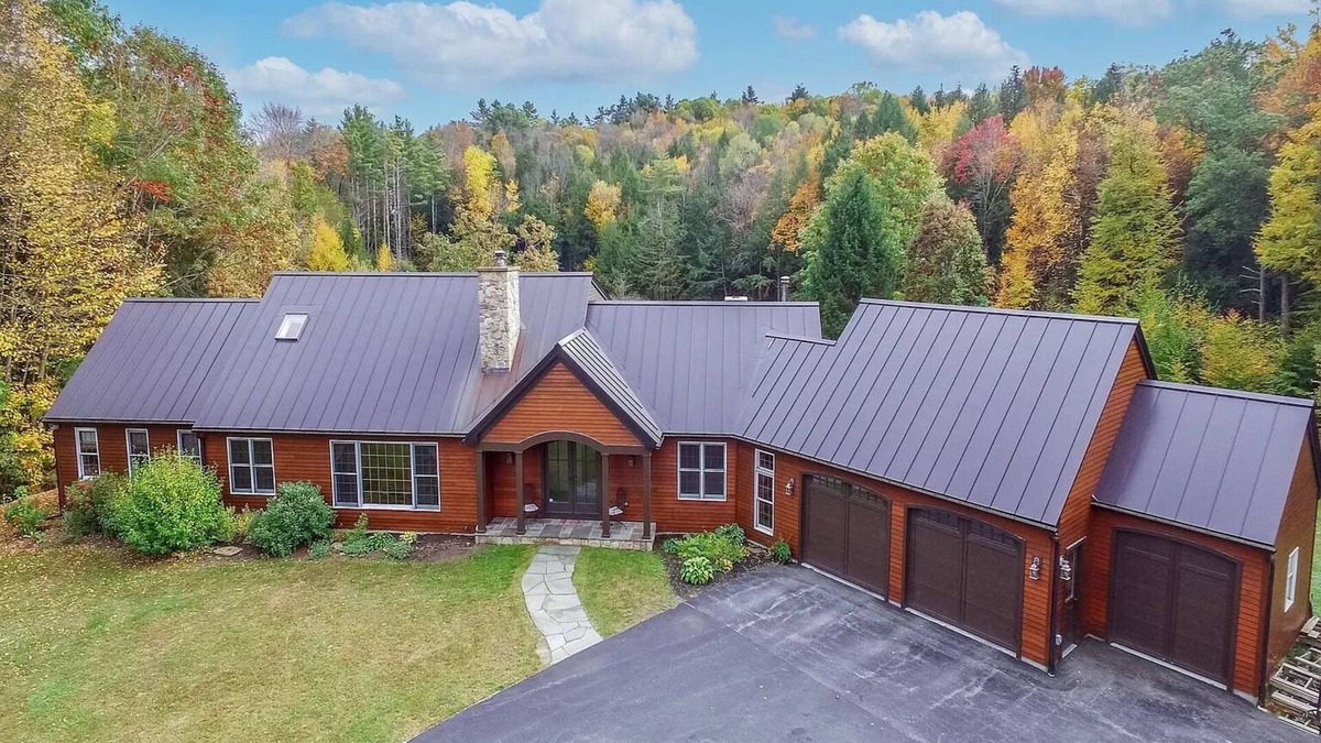 East Haven  Rutland County House | Private Chalet with Custom WFH Space and Hot Tub
