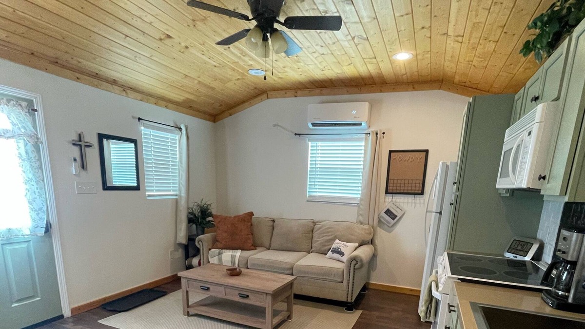 Bryan Cabin | Private charming deluxe cabin on 12-acres