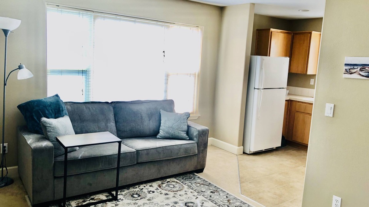Oregon City Apartment | Private, comfy and cozy apartment in family neighborhood