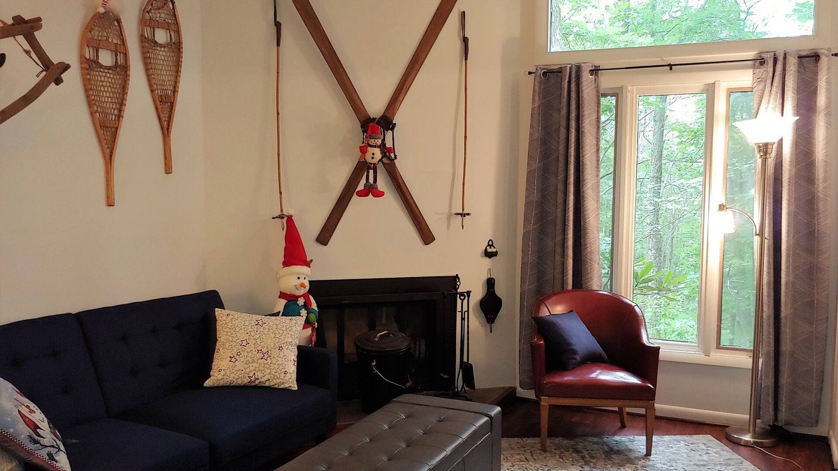 Wintergreen Condo | Private community pool. Walk to activities