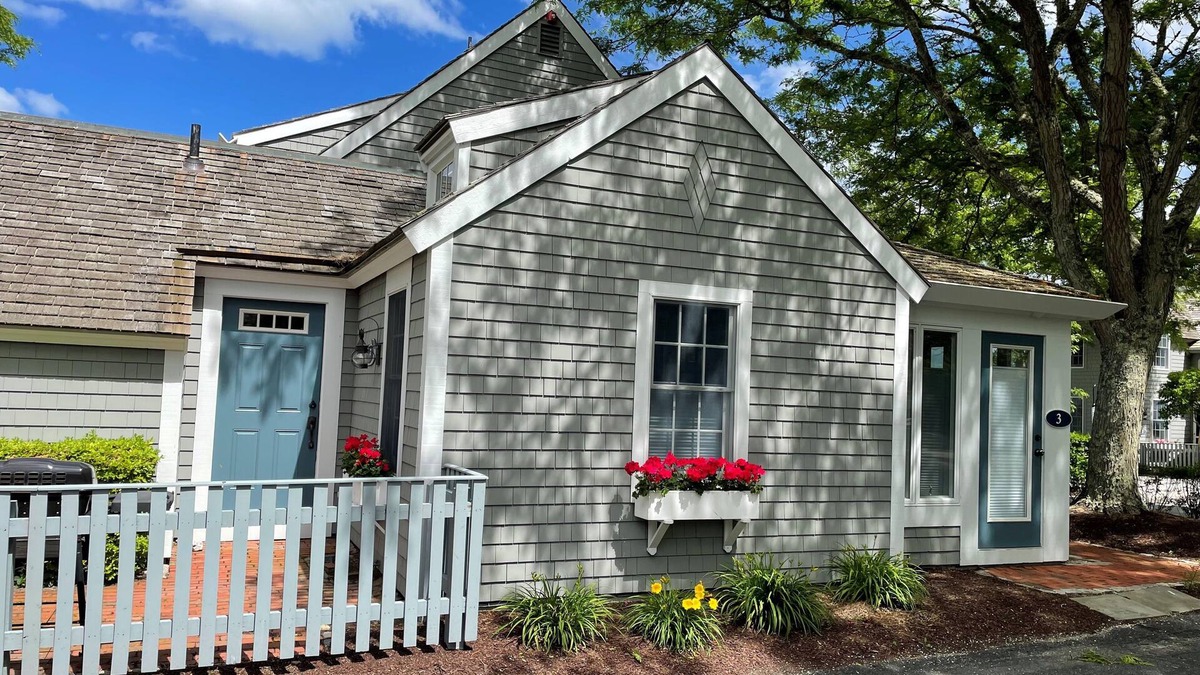 Mashpee Cottage | Private condo in Maushop. Steps to beach, ocean, Popponesset Inn and Marketplace