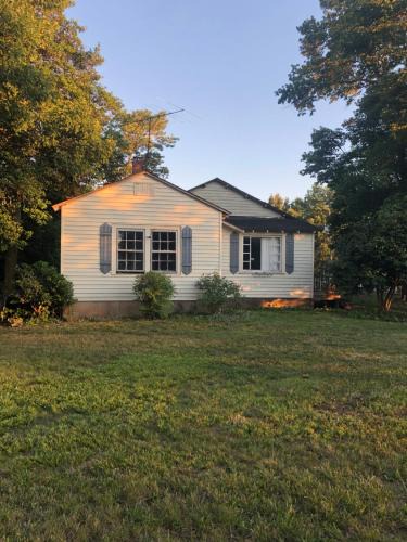 Clemmons House | Private Cottage in Rural Clemmons