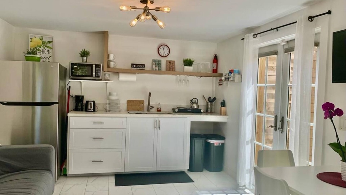 South Palm Park Neighborhood Association Cottage | Private Cottage Lake Worth Beach/Palm Beach