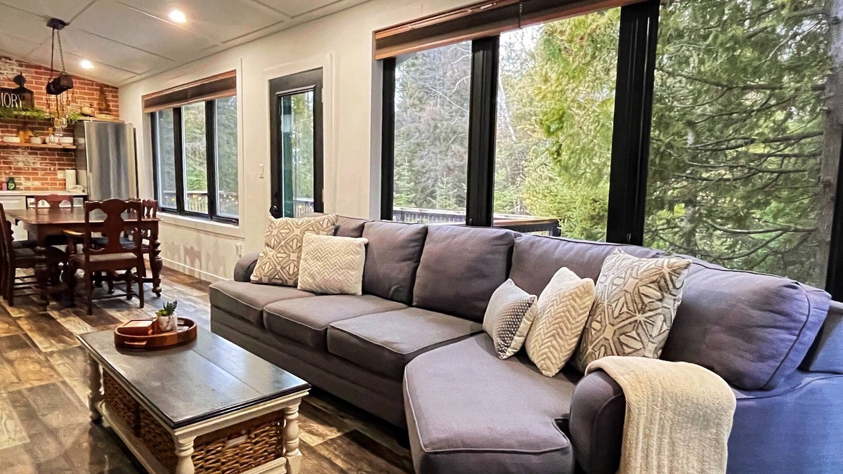 Tobermory House | Private cottage nestled in the trees near tranquil Tobermory with WiFi, AC