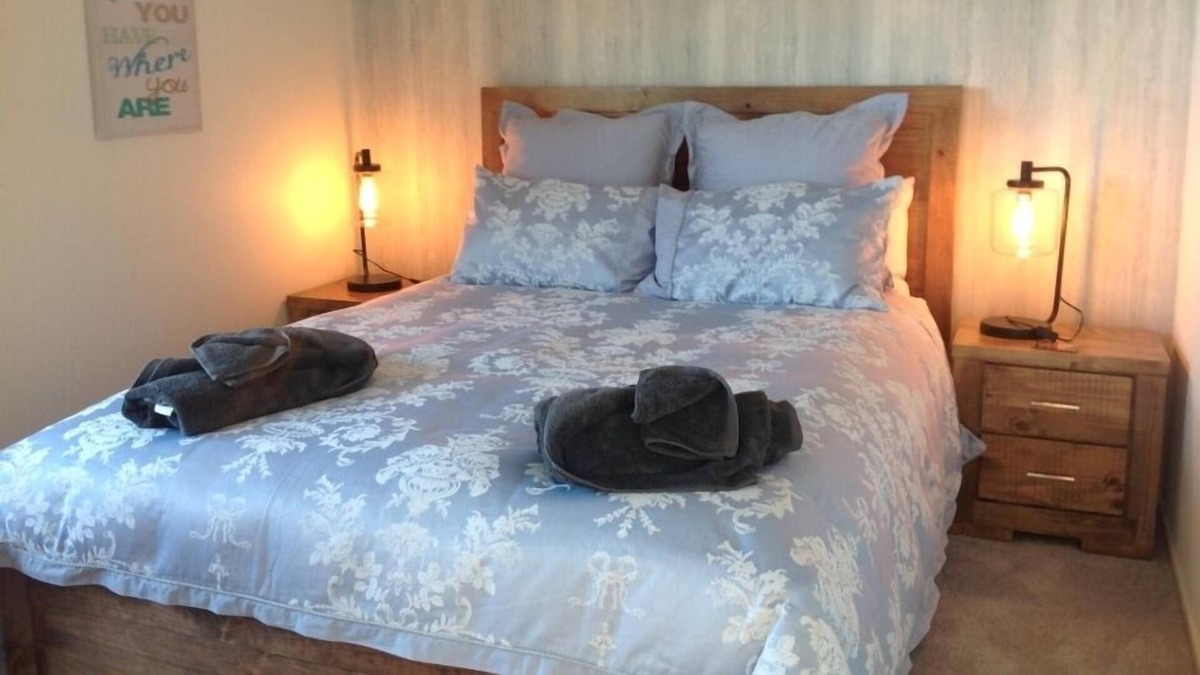 Greytown Cottage | Private Cottage surrounded by farm land.