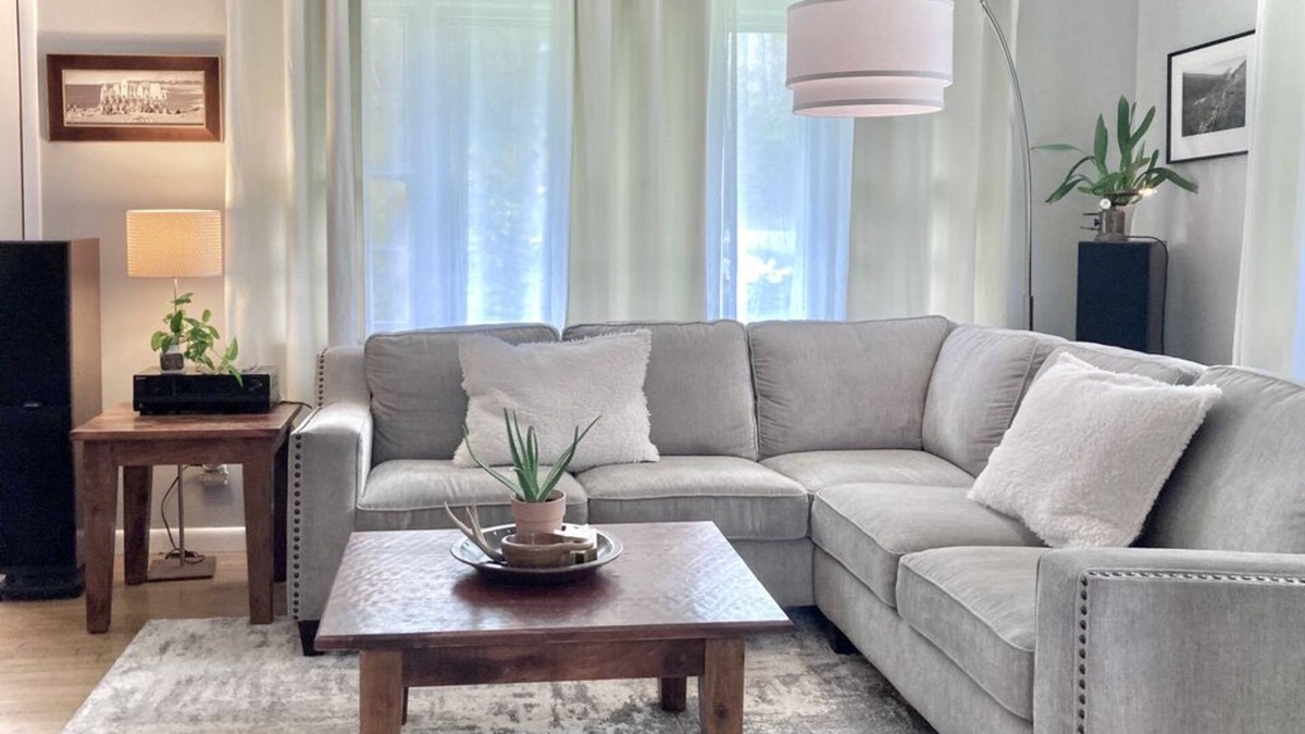 Montauk House | PRIVATE, COTTAGE, Water View! Pet Friendly, Fenced in yard, 2-Bd-1 Bth, A/C