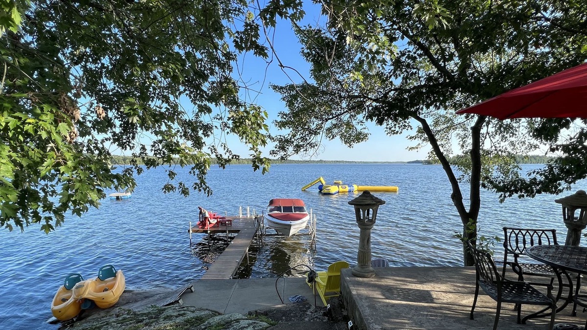 Carden Cottage | Private Cottage | Waterfront | Kawartha Lakes