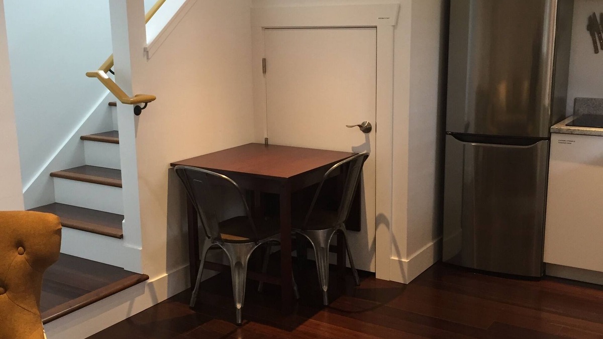 Fairmount Park Cottage | Private cottage with beautiful view, dedicated parking