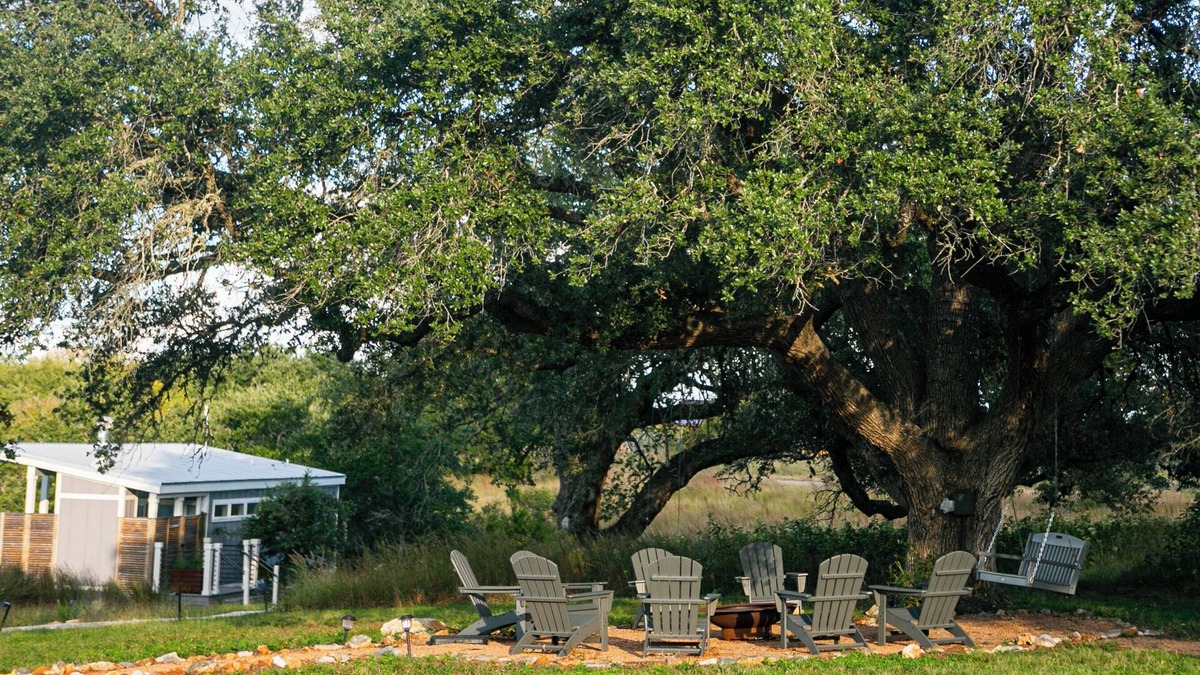 Kyle Hotel | Private cottage with pool & hot tub