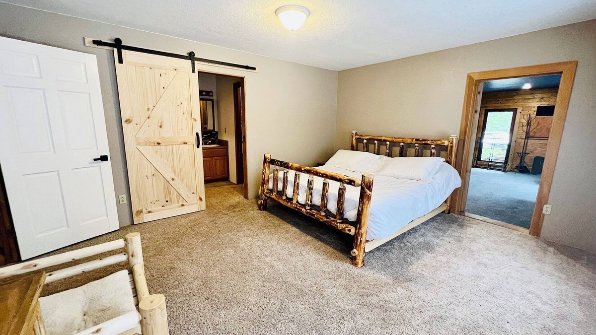 Cave Junction Other | Private Country Paradise with Beautiful Indoor Pool and Spa. PET FRIENDLY