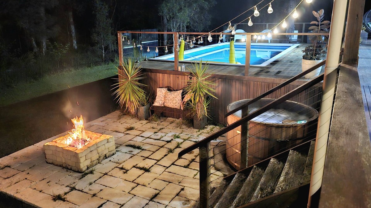 Greenbank House | Private, country retreat - with pool, spa and fire pit. Pet friendly.