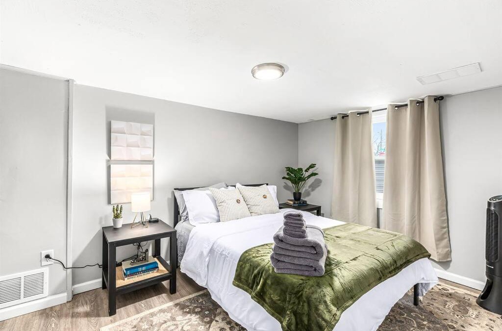 Hazel Park Apartment | Private & Cozy 1BR Basement Suite in Hazel Park!