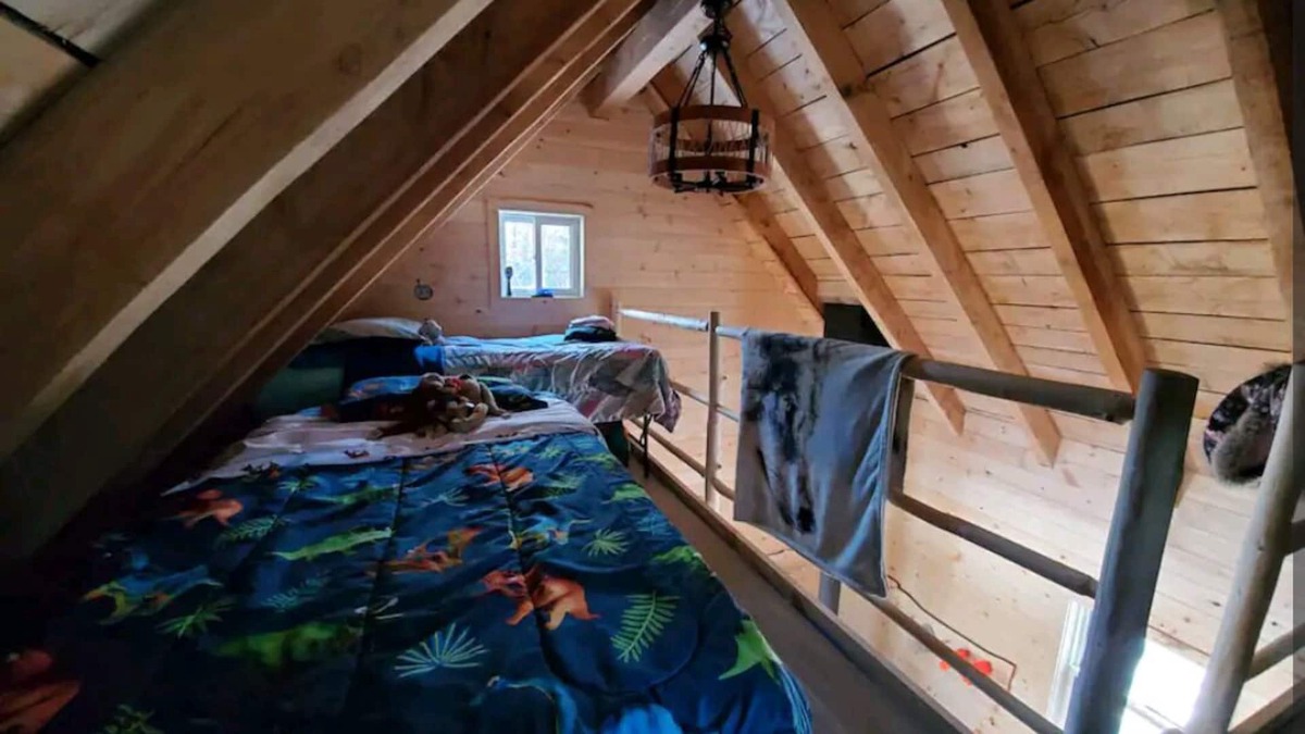 Irondale Cabin | Private Cozy Bunkie