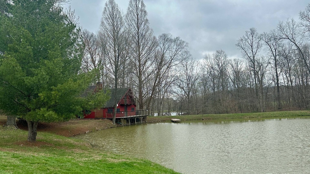 Scotland Cabin | Private, cozy cabin on 13 acres with two ponds