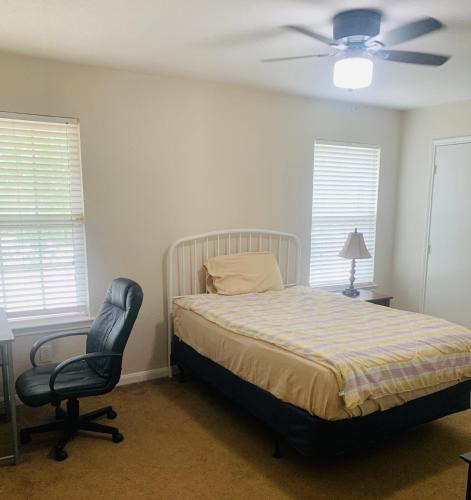 Cypress House | Private Cozy Lock Room 1