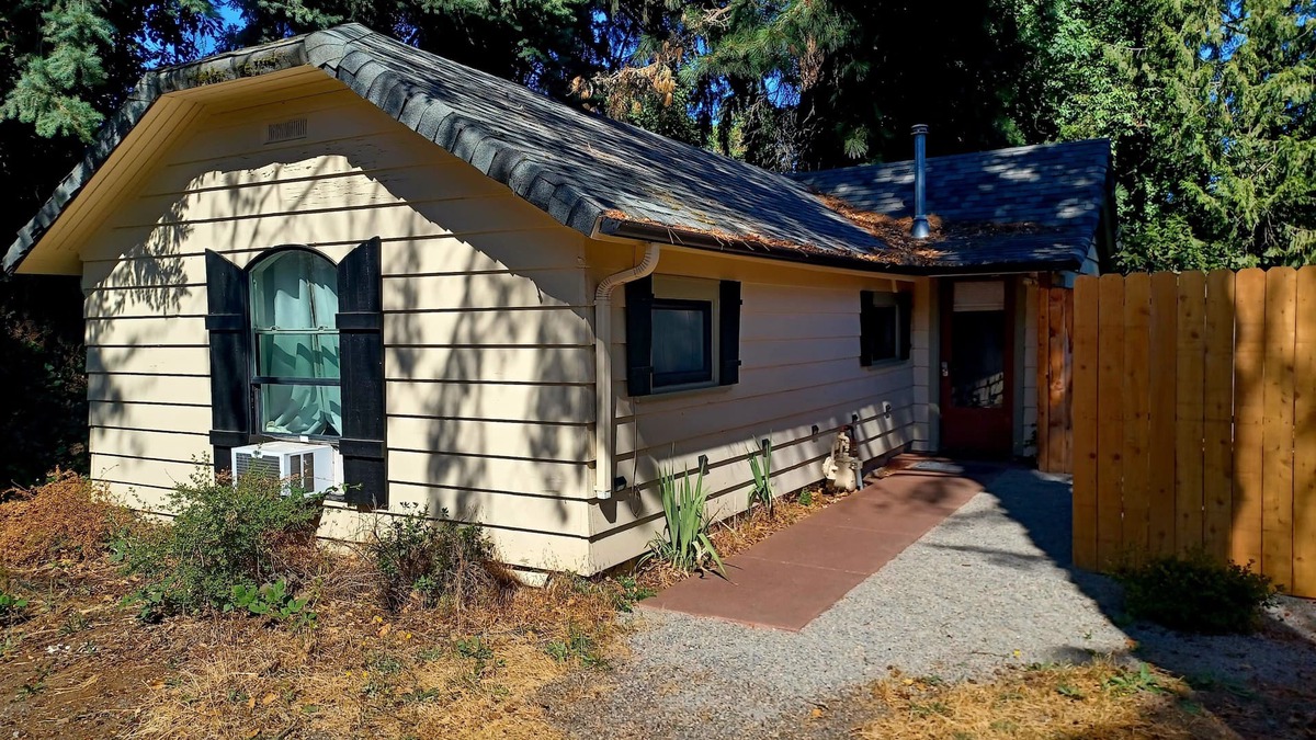 Washougal Cottage | Private, Cozy Retreat Convenient To Portland And The Gorge