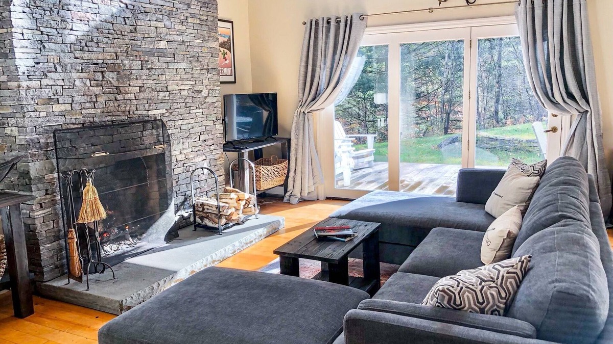 Moscow House | Private, Cozy, Stowe Home Perfect for Any Adventure