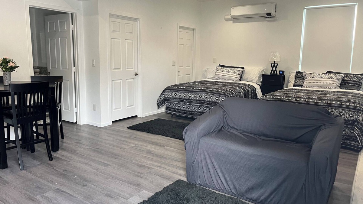 Riverside Apartment | Private Cozy Studio in Riverside
