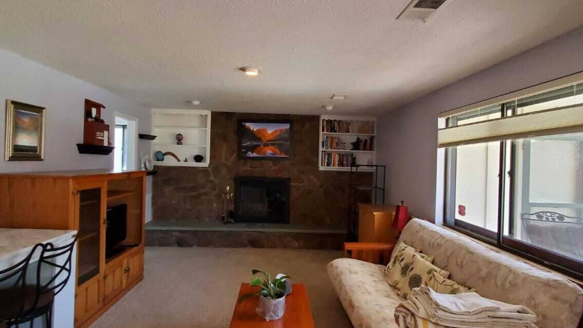 Greenwood Village House | Private Cozy Studio with kitchenette - Garden level