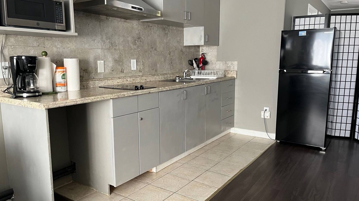 Maple Ridge Apartment | Private & Cute Studio Apartment