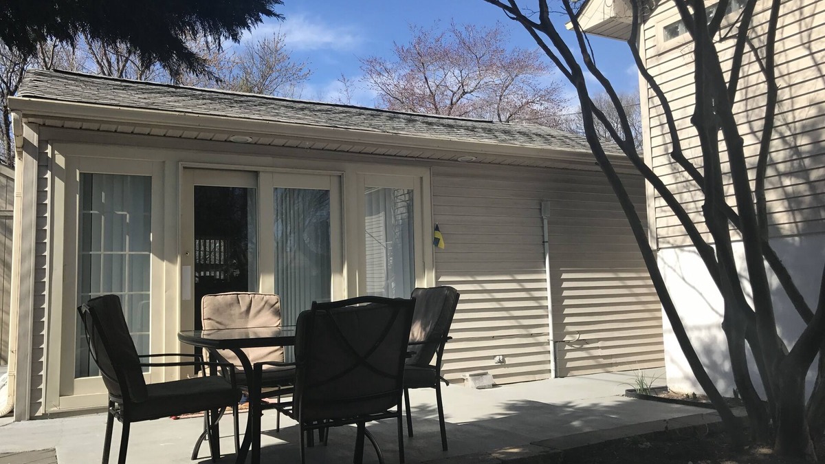 Glen Burnie House | Private detached 1bedroom guest house.