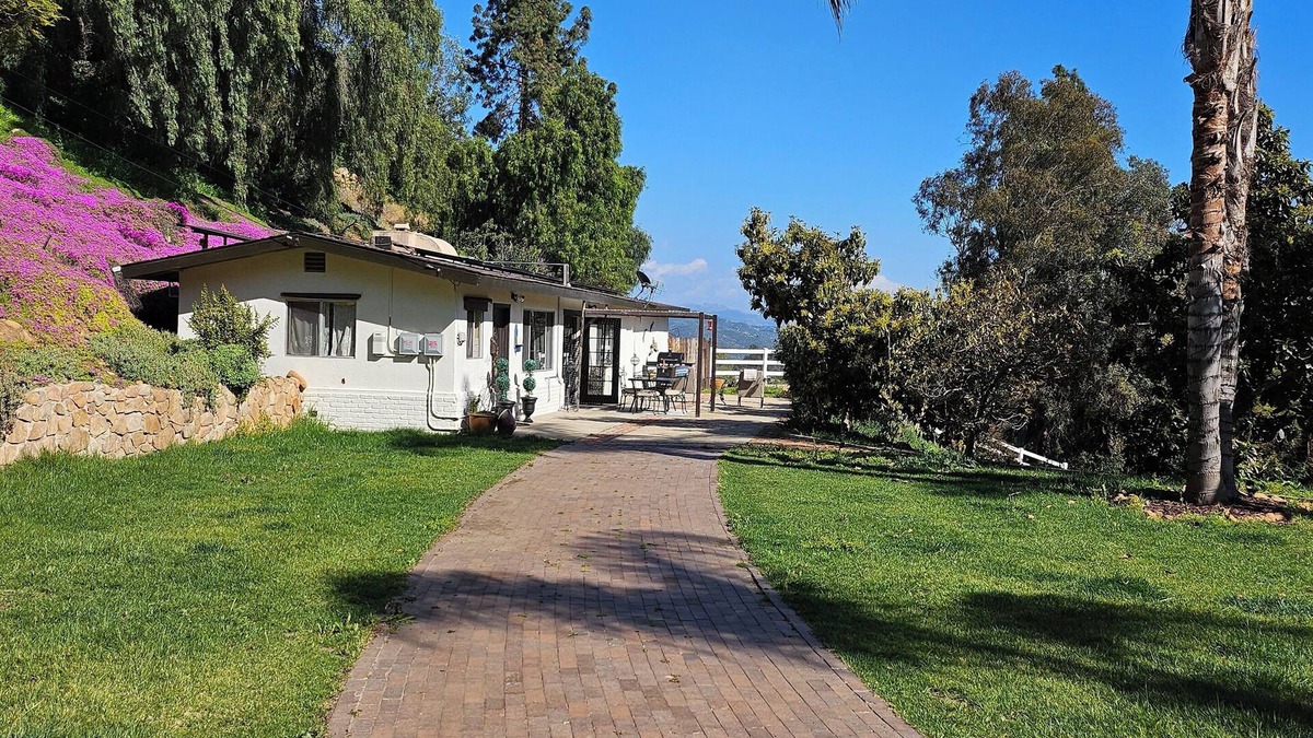 La Mesa House | Private Detatched Guest House in Mt. Helix