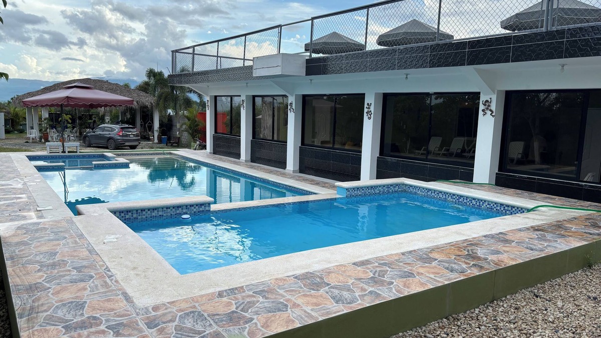 Juan de Herrera Villa | Private vacation home with mountain views -Pool-BBQ