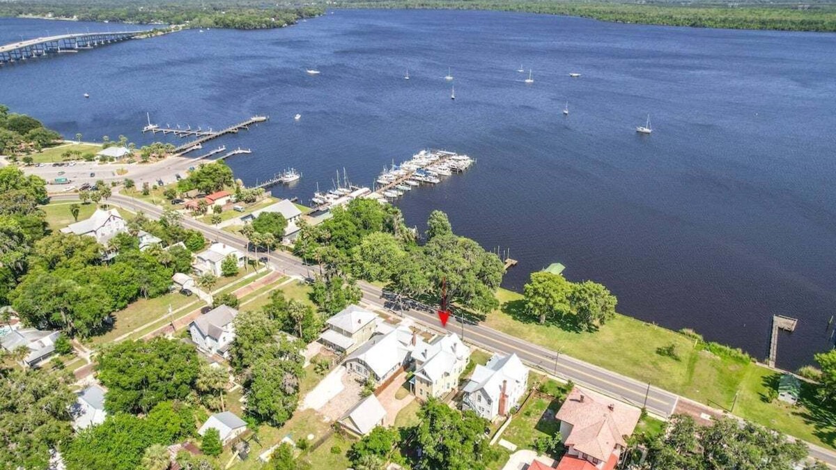 Palatka House | Private Dock, Fishing, Chef's Kitchen-Sleeps 8