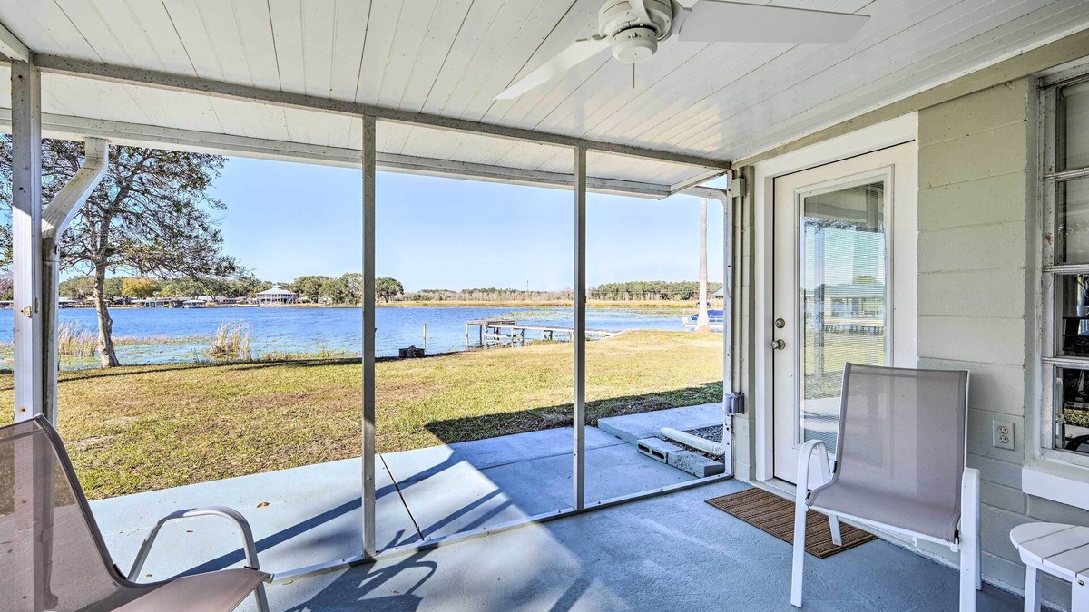 Summerfield House | Private Dock + Grill: Sunny Lake Weir Retreat!