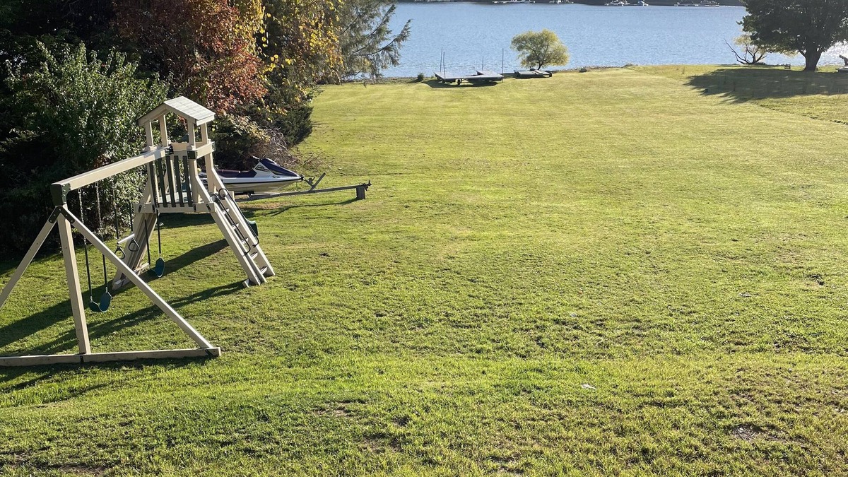 McHenry Cabin | Private Dock, Hot Tub, Lakefront, Play Set, Large yard, Fire Pit, gas fireplace